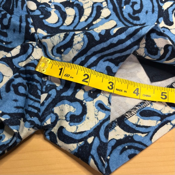 EUC MICHAEL KORS Blue Paisley Print Shorts Size 0 - Picture 11 of 11